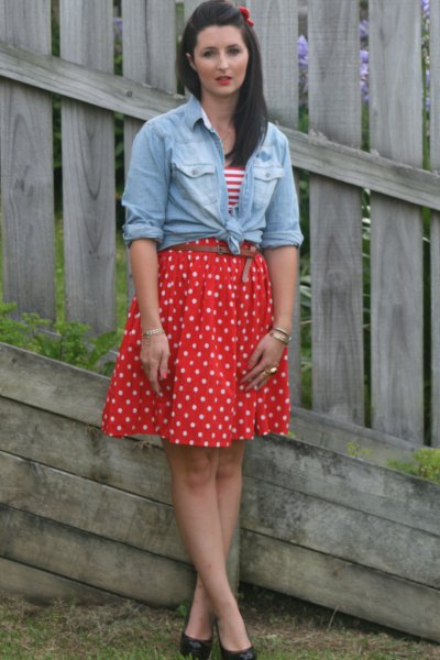 red pleated polka dot skirt tied chambray shirt