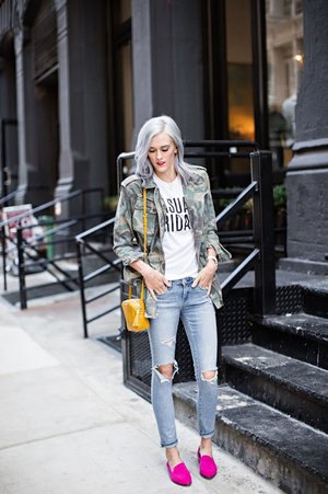 camo jacket ripped jeans outfit