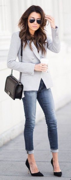 gray blazer cuffed jeans black heels