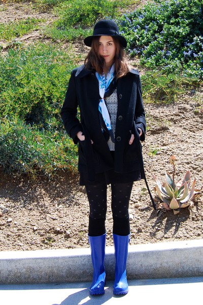 blue rain boots wool coat leggings