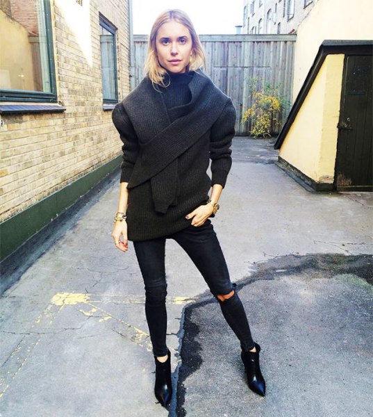 dot toe ankle boots black wool coat ripped skinny jeans