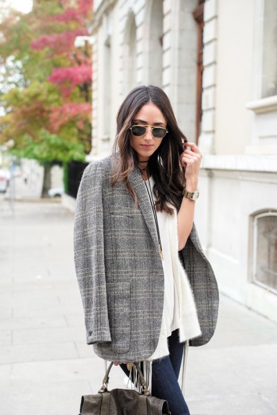 oversized tweed blazer white cardigan jeans outfit