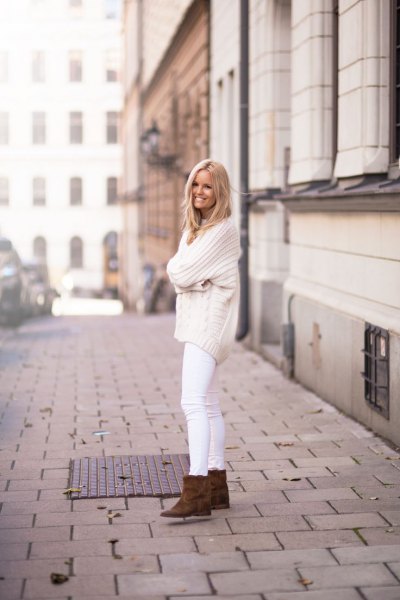 comfortable knitted sweter white jeans