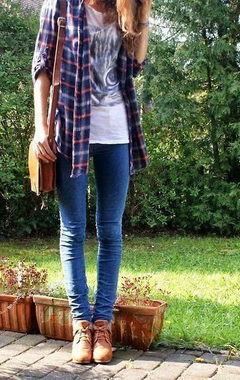 skinny jeans white print tee flannel checkered shirt