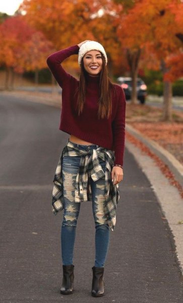 tie flannel shirt around the waist cropped sweater jeans