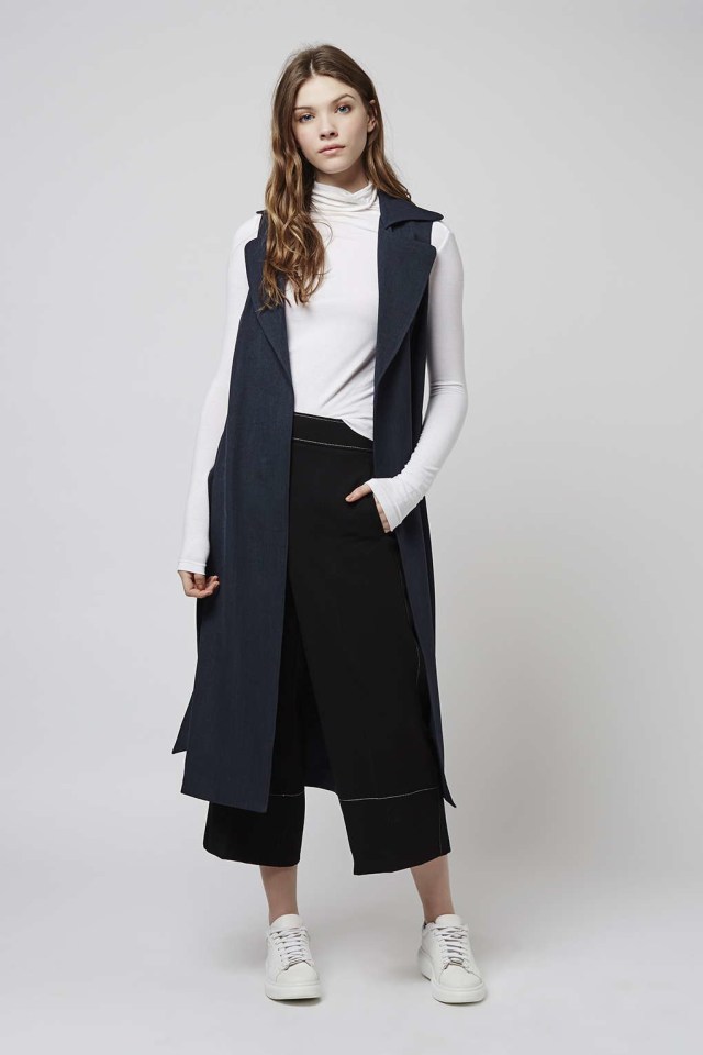 long-line sleeveless jacket outfit idea