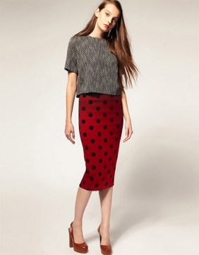 Pencil skirt with textured dots