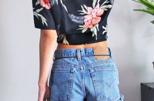 Hawaiian Shirt - Women - Floral Print - Tommy Bahama - Large in .