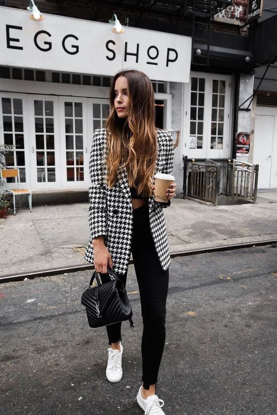 Black and White Blazer Outfit
  Ideas for  Women