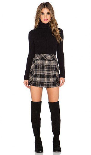 Black and White Plaid Skirt
  Outfit Ideas