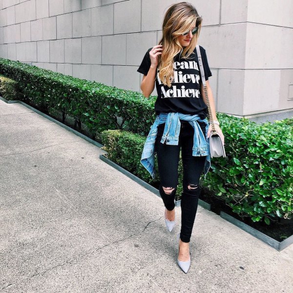 Black Graphic Tee Top Casual
  Outfit Ideas for Ladies