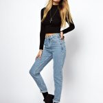 How to Wear Black Long Sleeve Crop Top: Outfit Ideas - FMag.c