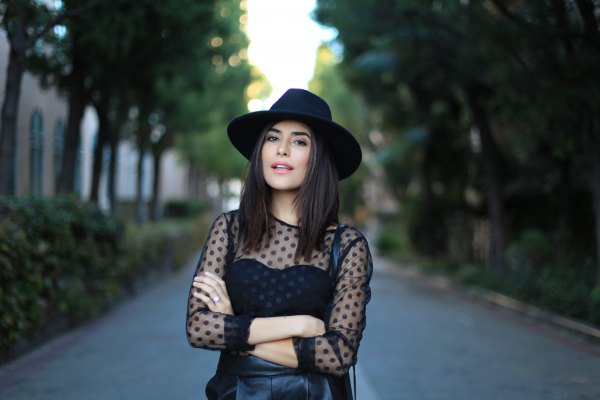 How to Wear Black Mesh Top: 15 Amazing Outfits - FMag.c