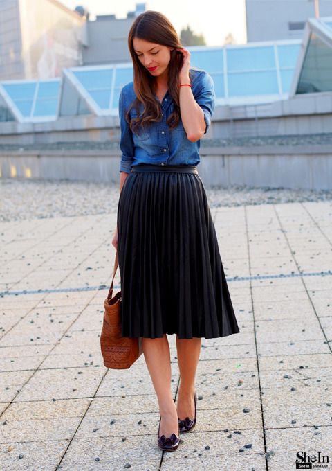 the–one: Black Pleated Skirt via Shein She looks great in a knee .