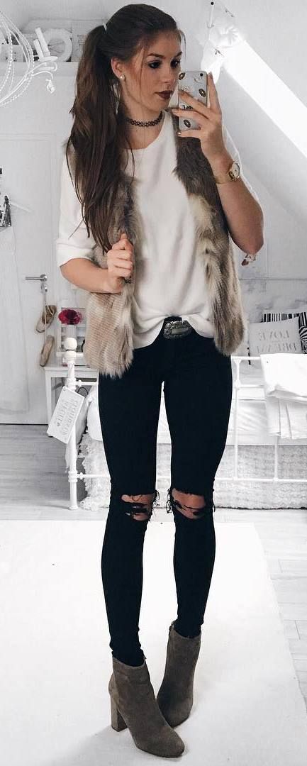 Black Ripped Jeans Outfit
  Ideas for Women