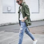 35 Outfits That Prove You Can Look Chic On Sneakers | Casual fall .