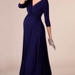 Holiday Maternity Outfit Ideas | Dresses for pregnant women .