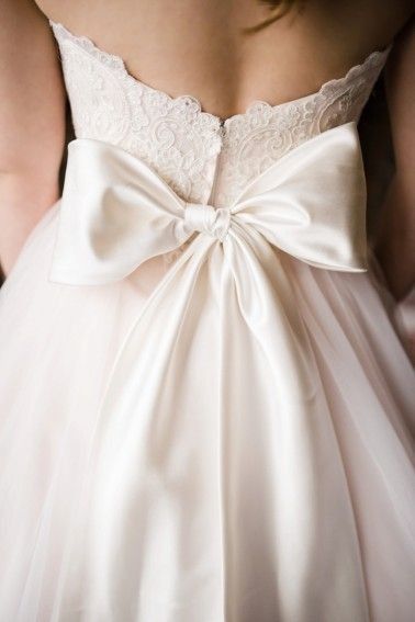 love bows on the back of wedding dresses | Bow wedding dress .