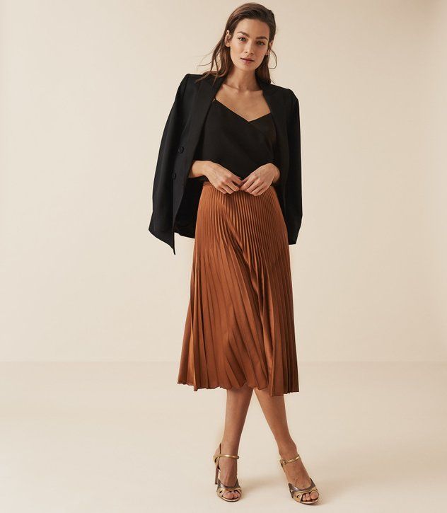 REISS - ISIDORA PLEATED MIDI SKIRT | Pleated skirt outfit, Pleated .