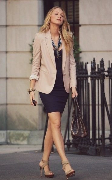 15 Smart Casual Khaki Blazer Outfit ideas for Women - FMag.c
