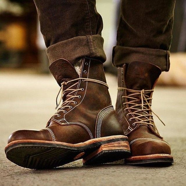 Rugged good looks. Impeccable quality. The Smugglers Notch 8-Inch .