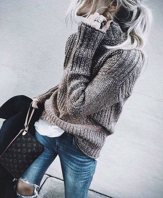 25 Chunky Knit Sweater Outfits For The Holida