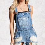 35 Overall Shorts Outfit Ideas for Spring and Summer | Denim .