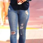 36 Super Cheap Ripped Jeans Outfit Ideas for Women | Crop top .