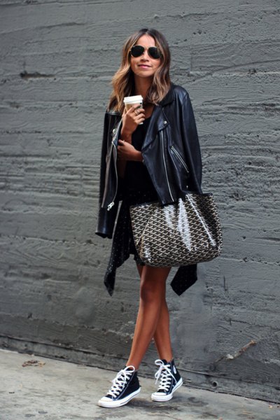 How to Drape Jacket Over Your Shoulders: Best Outfit Ideas - FMag.c