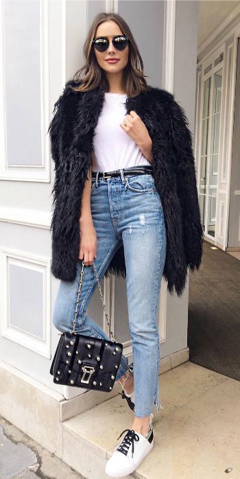 How to wear a (faux) fur coat like a fashion editor | Essentia