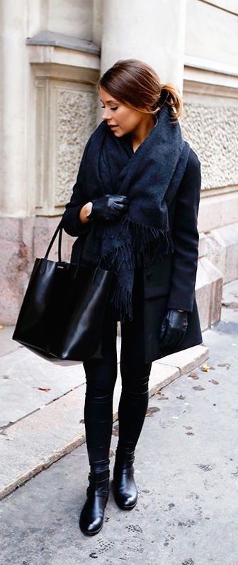 winter #fashion / all black everything + faux fur scarf | Black .