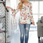 20 Feminine Floral Blouse Outfits For Spring - Styleohol
