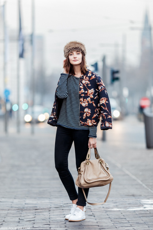 How to Wear a Blue Floral Bomber Jacket For Women (5 looks .