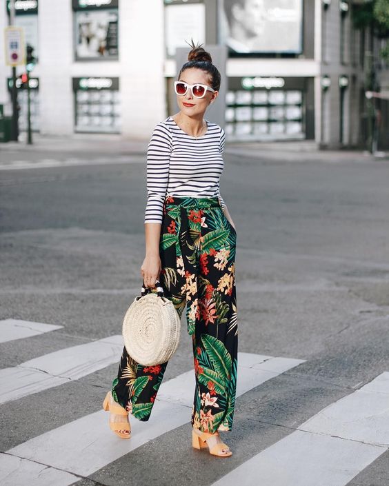 Outfit Ideas with Floral Pants for this Summer Season - crazyfor