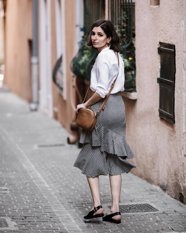 Outfit Ideas: Long Grey Skirt Outfit Ide