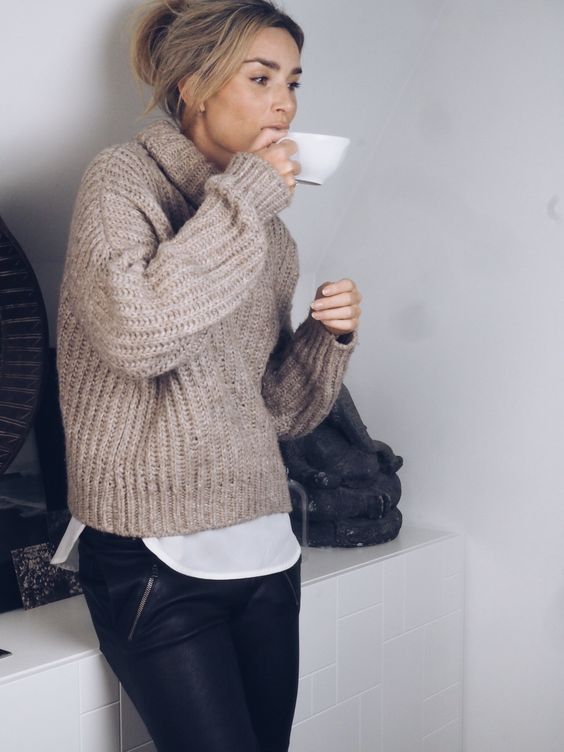 15 Stylish Ways To Wear A Chunky Knit Sweater - Styleohol
