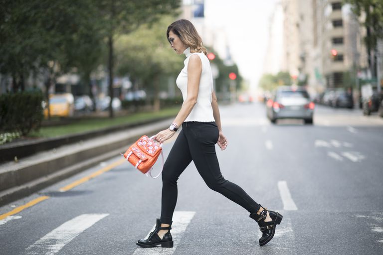 What to Wear With Leggings to Look Stylish, Not Slop