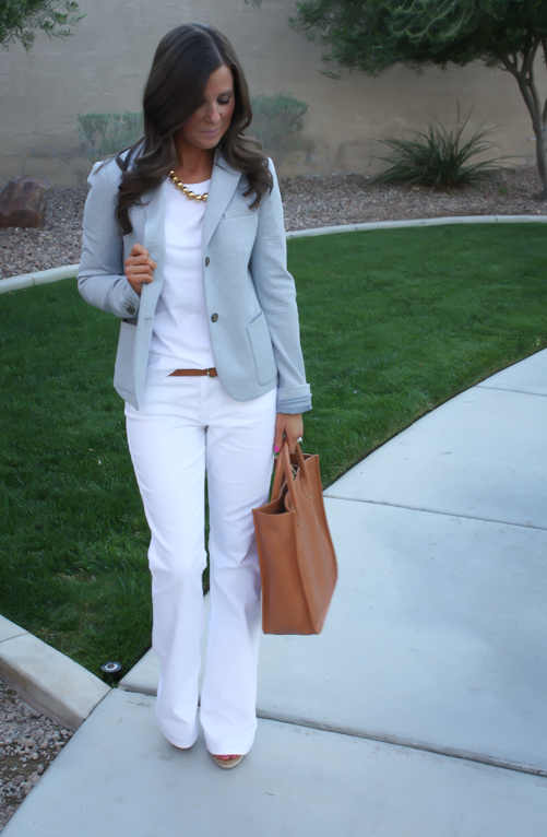 All white with a light blue blazer | Moda estilo, Ropa de moda, Ro