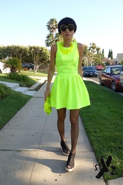 Neon green dress ... (With images) | Neon outfits, Neon dresses .