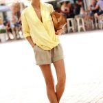 17 Fabulous Outfit Looks for Summer | Beige shorts outfit, Fashion .