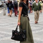 How to Style Long Khaki Skirt: 15 Stylish Street Outfit Ideas .