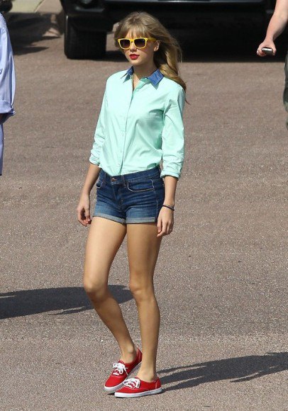 How to Wear Mint Green Shirt: Best 13 Refreshing Outfit Ideas for .