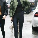 20 Outfits with Green Bomber Jacket for Street and High Fashion .