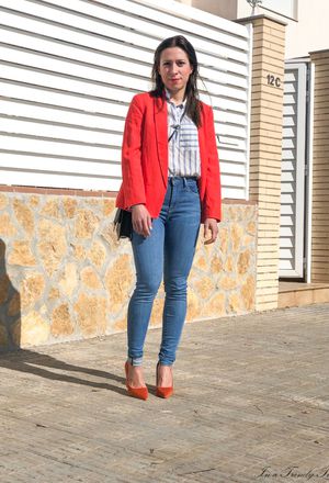 combine orange heels with red blazer | Chicisi
