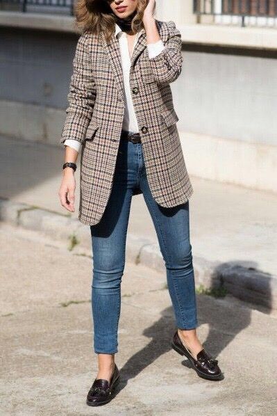 Plaid blazer outfits street fashion. Fall winter styles. Casual .