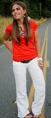 Red t-shirt, white pants, turquoise necklace | Fashi