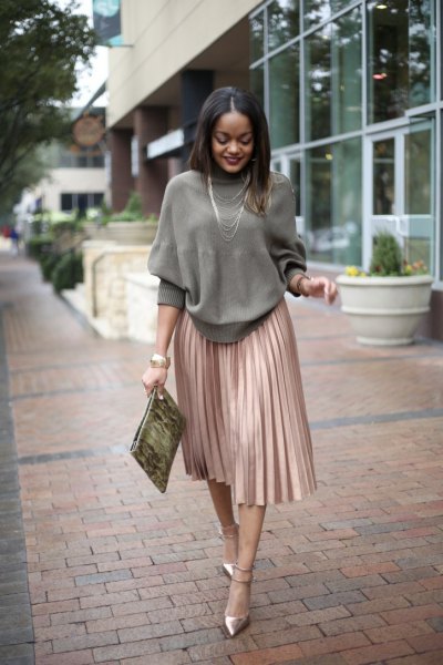 Rose Gold Skirt Outfit Ideas
