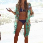 25 Summer Beach Outfits 2020 - Beach Outfit Ideas for Women in .