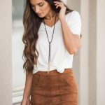 How to wear a suede skirt 15 outfit ideas | Fashion, Tan skirt .