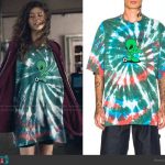 Rue's tie dye alien oversized t-shirt on Euphoria in 2020 .